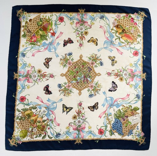 Foulard soie gucci v - gucci,