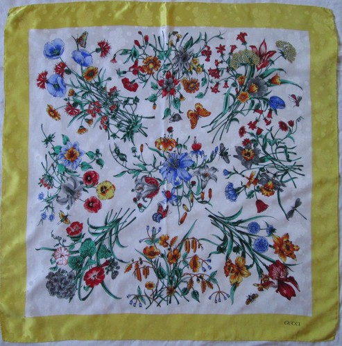 Superbe foulard gucci - gucci, soie